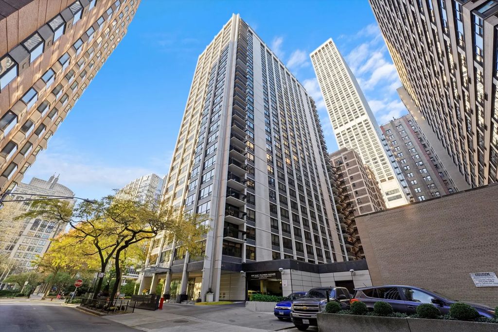 222 E Pearson Street 2002, Chicago