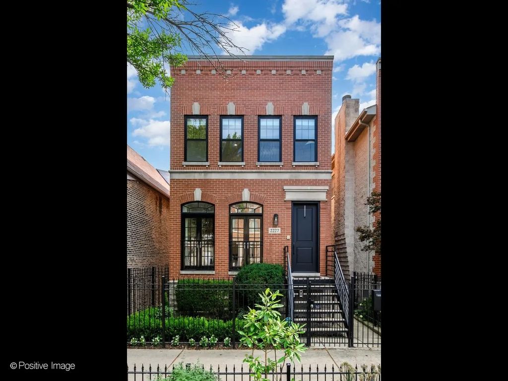 2227 W Medill Avenue, Chicago