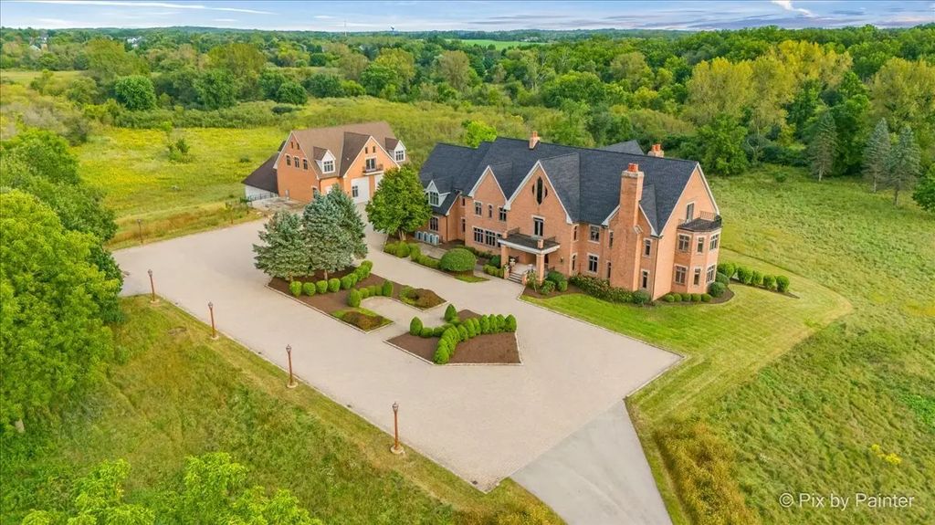 5n719 Castle Drive, St. Charles