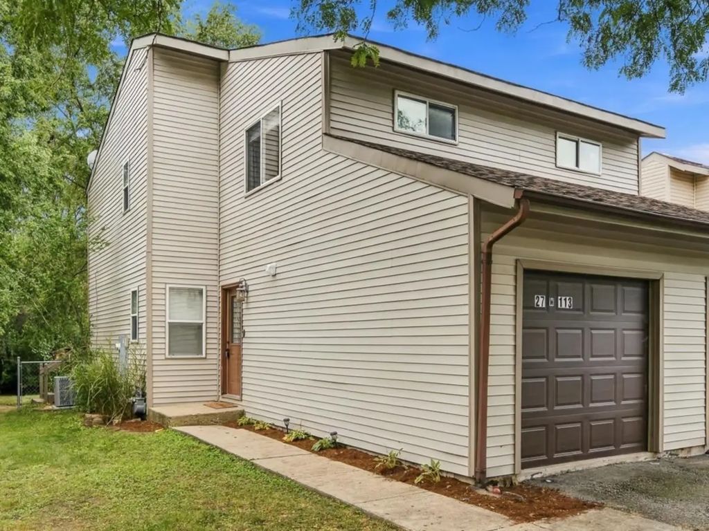 27w113 Cooley Avenue, Winfield