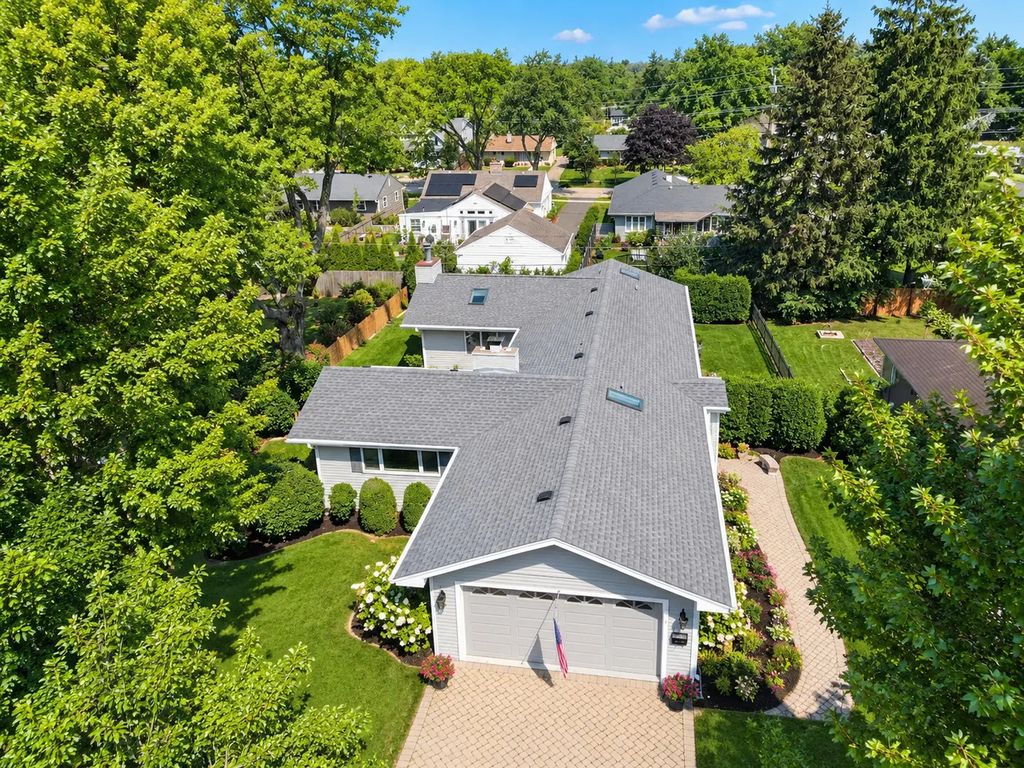 434 Valencia Avenue E, Barrington