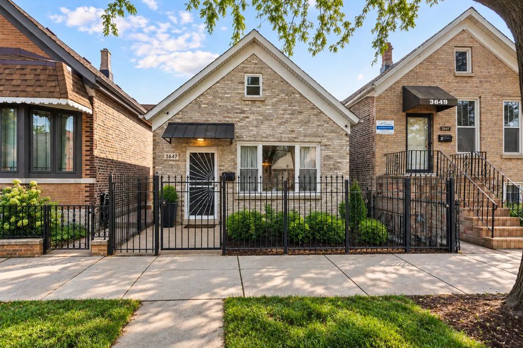 3647 S Union Avenue, Chicago