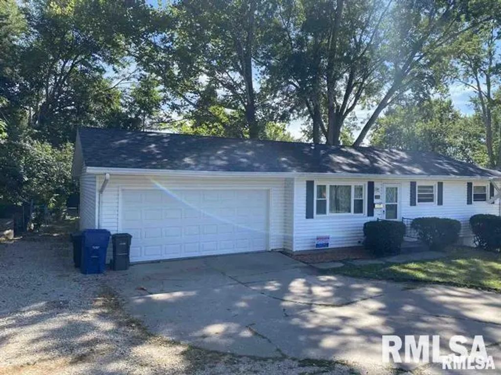 1331 Spruce Hills Drive, Bettendorf