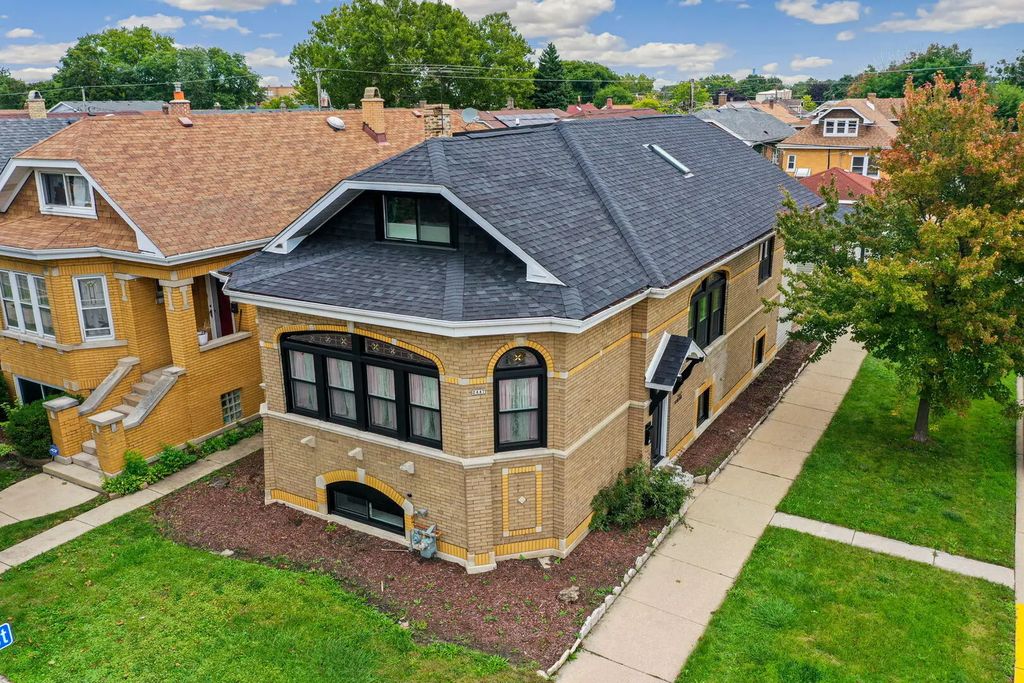 2447 Oak Park Avenue, Berwyn