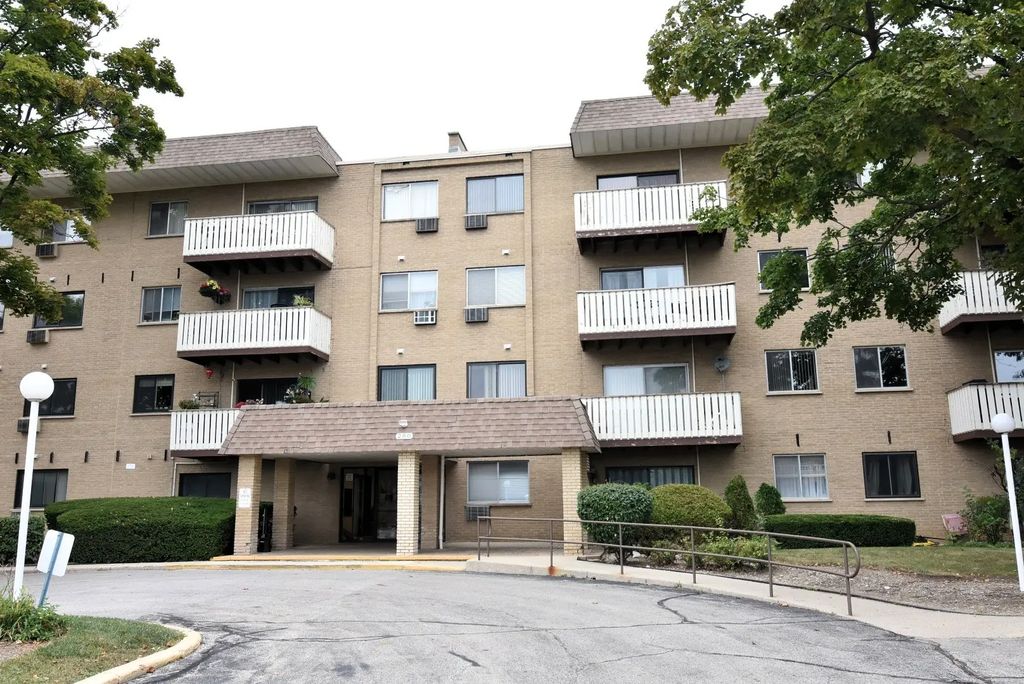 280 N Westgate Road 130, Mount Prospect