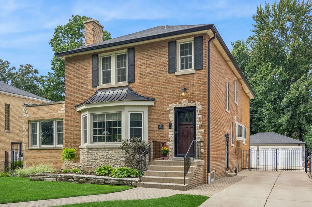 6760 N Jean Avenue, Chicago