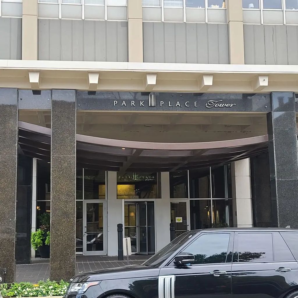 655 W Irving Park Road 903, Chicago