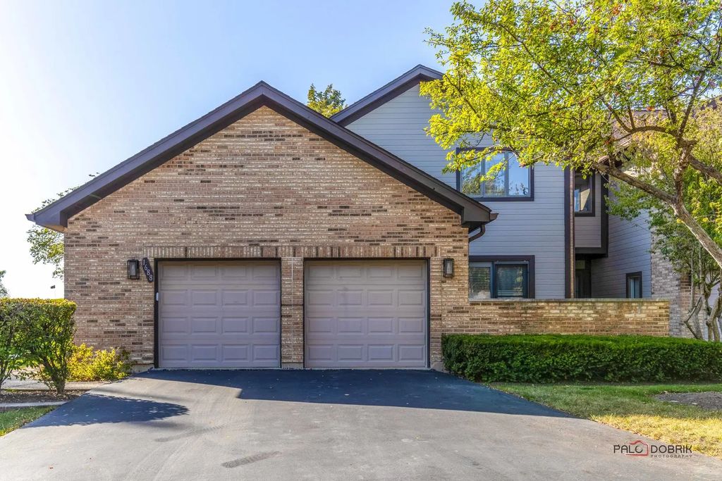 1688 Pebble Beach Drive 1688, Hoffman Estates