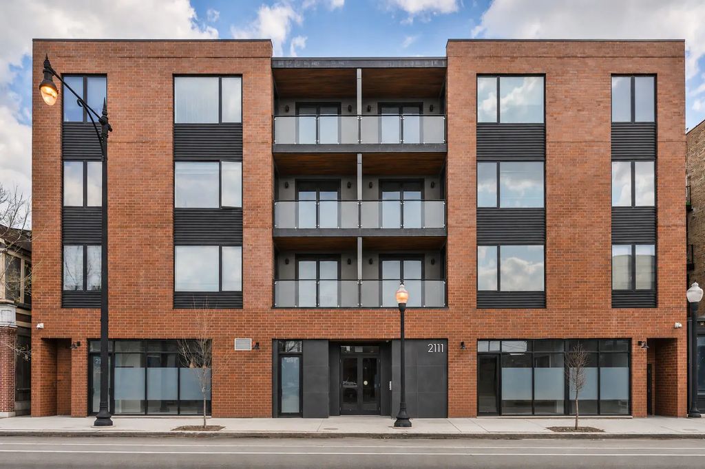2111 S Halsted Street 205, Chicago