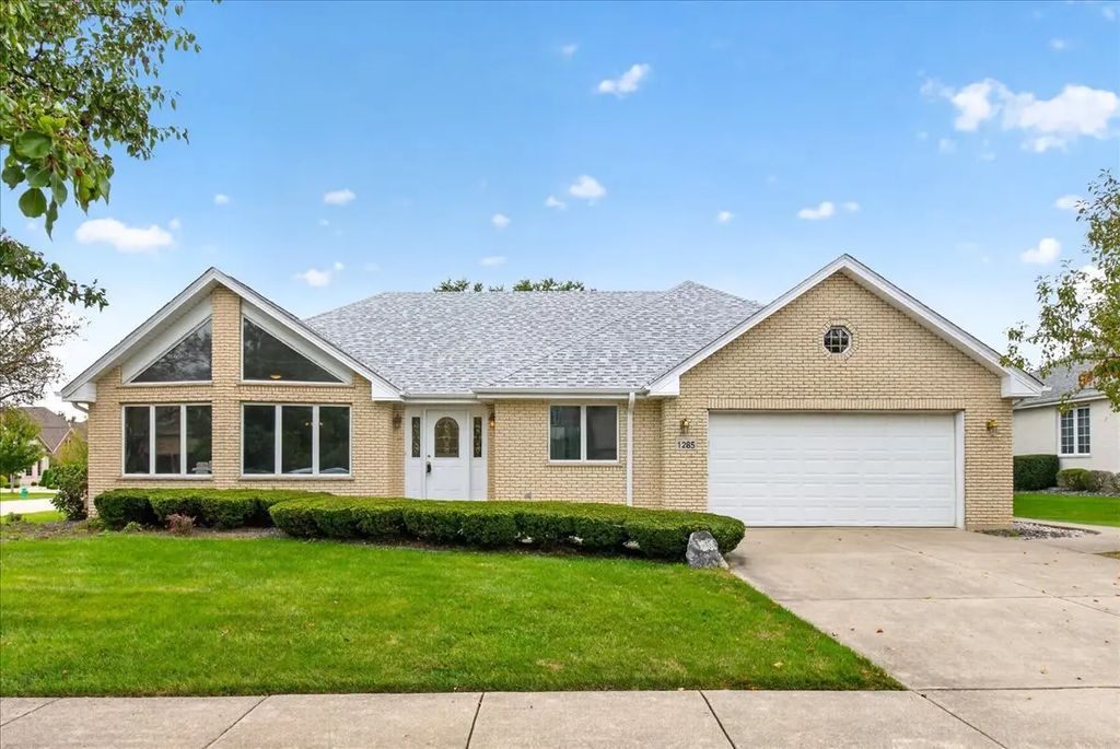 1285 Drawbridge Lane, Lemont