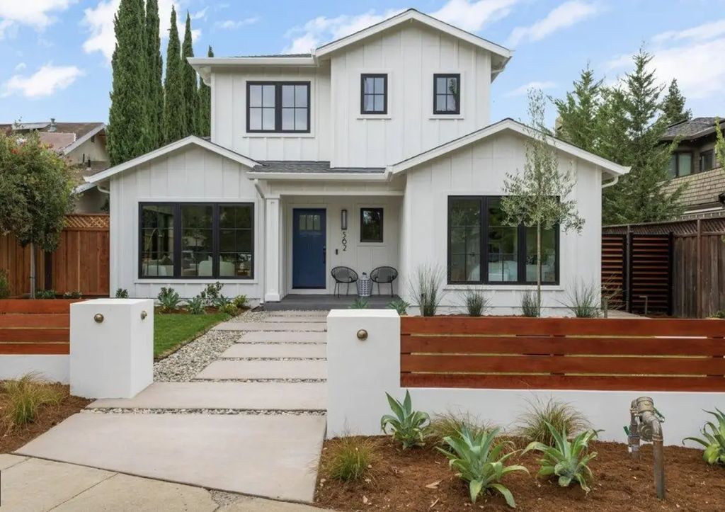 562 Palm Avenue, Los Altos