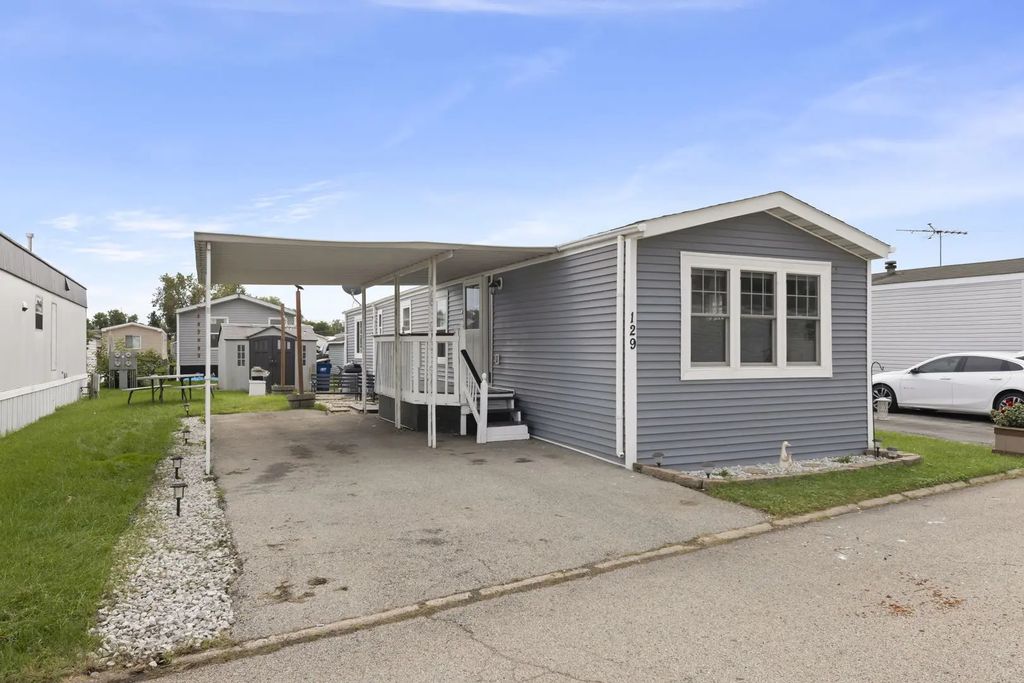 129 5th Avenue, Bartlett