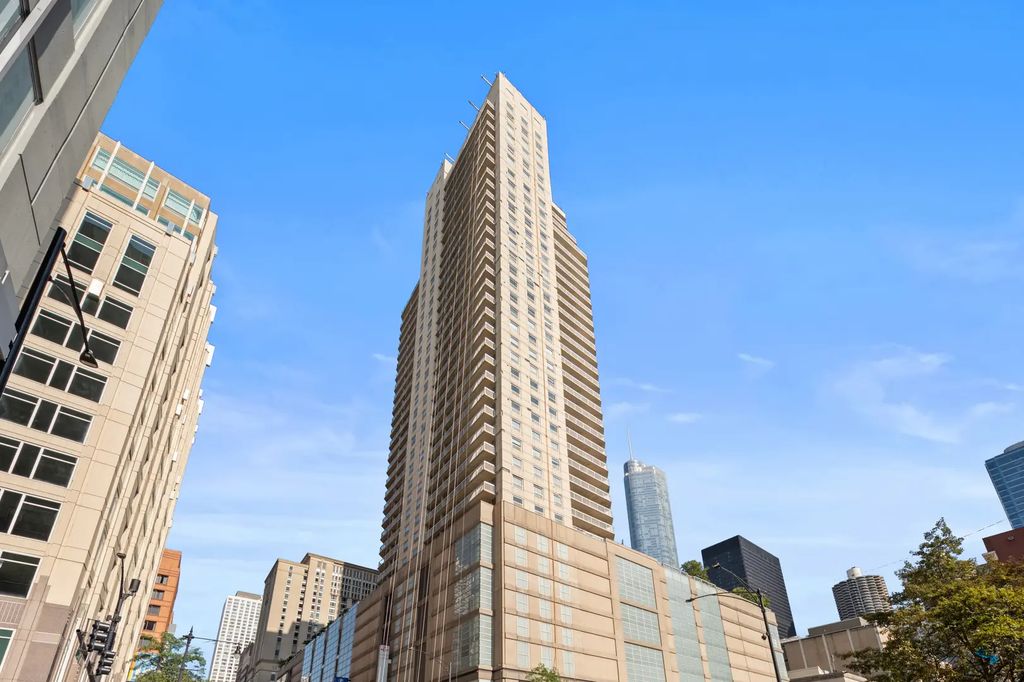 545 N Dearborn Street 3301, Chicago