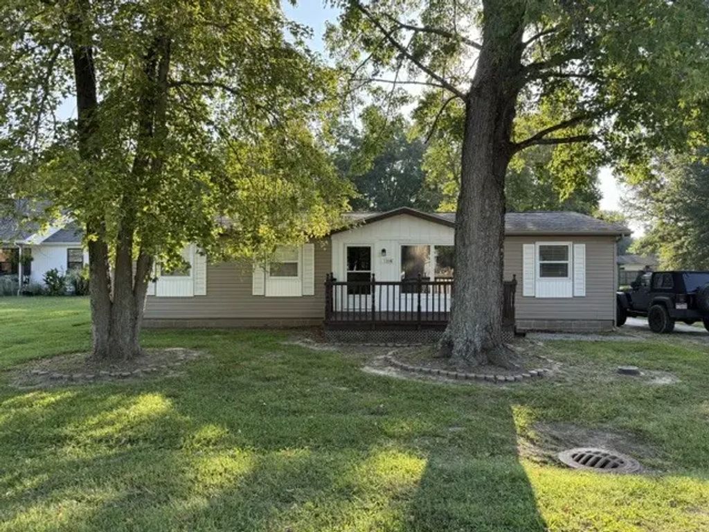 1306 Main Street, Carterville