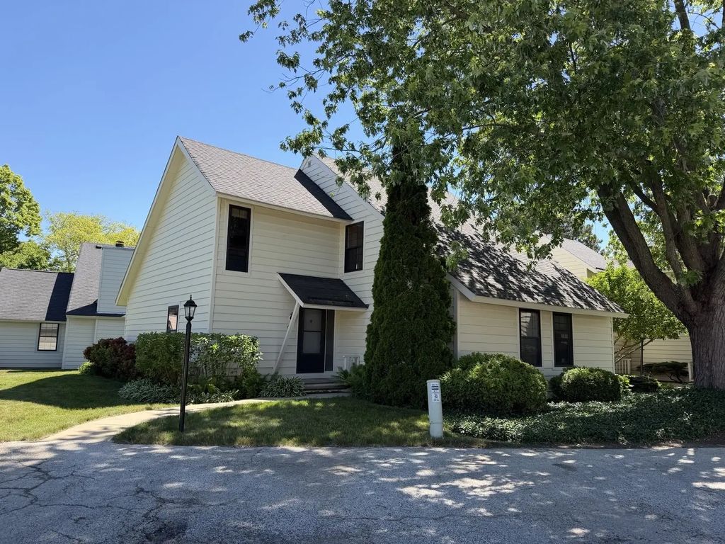 661 Mitchell Court 661, Gurnee