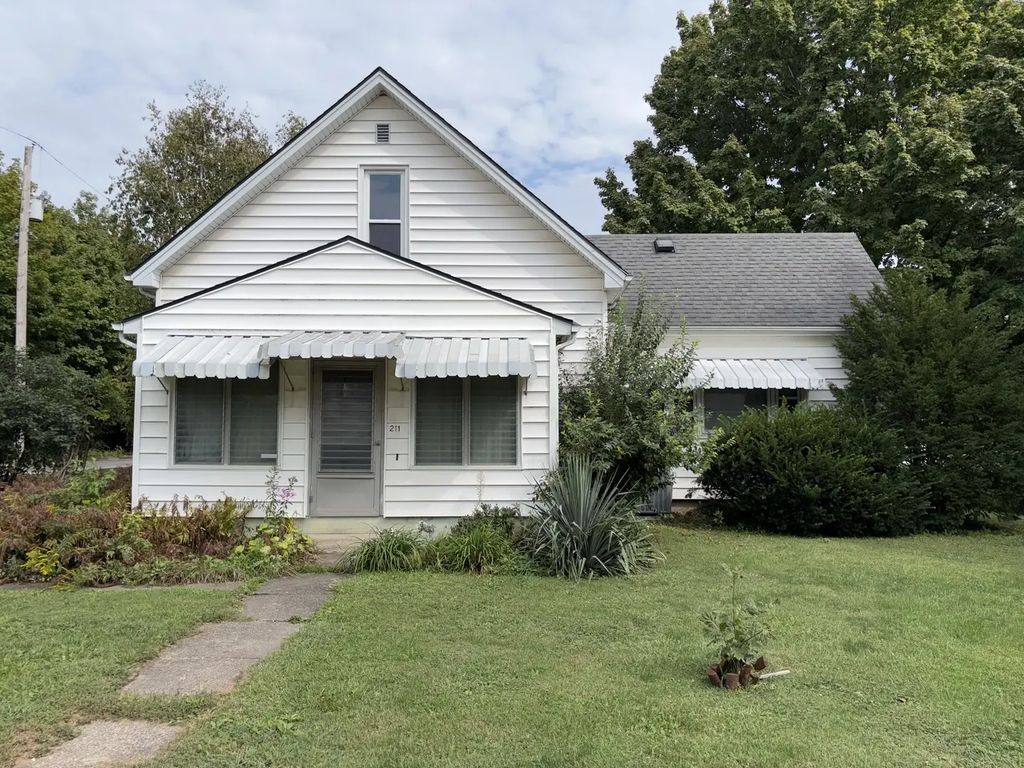 211 N Seminary Street, Downs