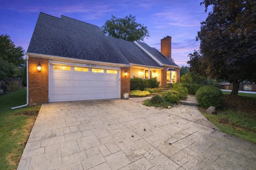 10s381 Jamie Lane, Willowbrook