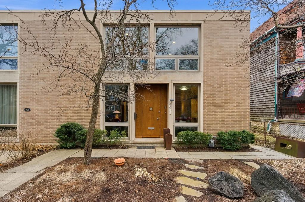 5631 S Blackstone Avenue, Chicago