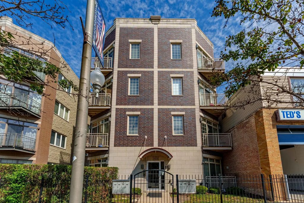 7930 W Grand Avenue 3w, Elmwood Park