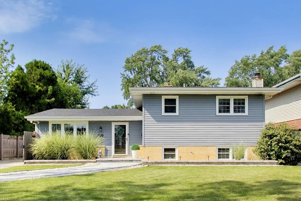 296 Springfield Terrace, Des Plaines