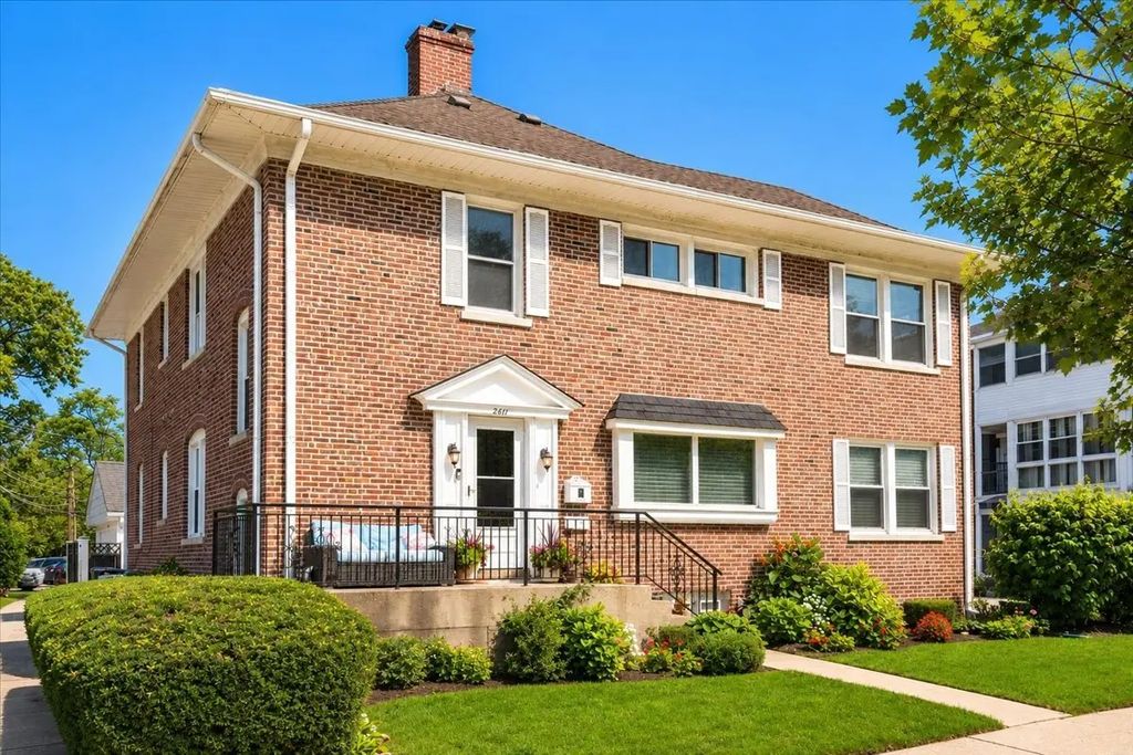 2611 Walnut Avenue, Evanston