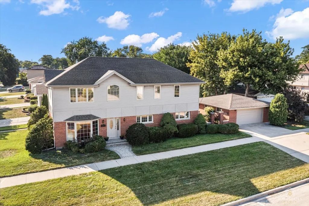 8000 W Lake Street, Niles
