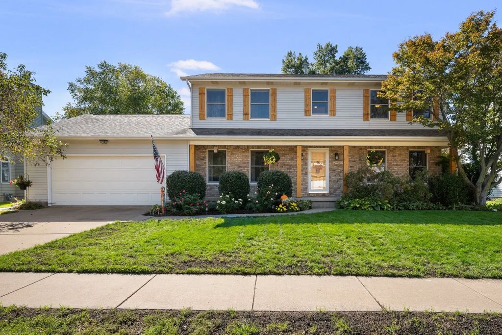 2493 Countryside Lane, Bettendorf