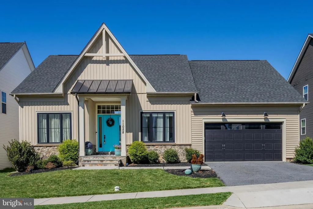 11058 Emerald Crown Drive, Monrovia