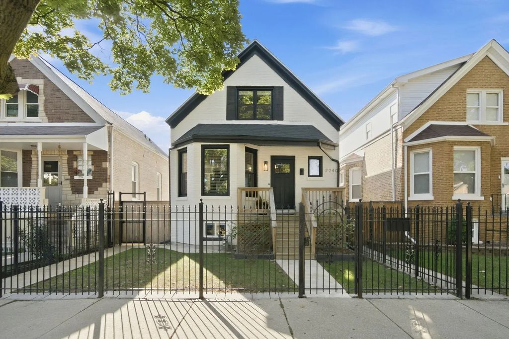 2240 N Karlov Avenue, Chicago