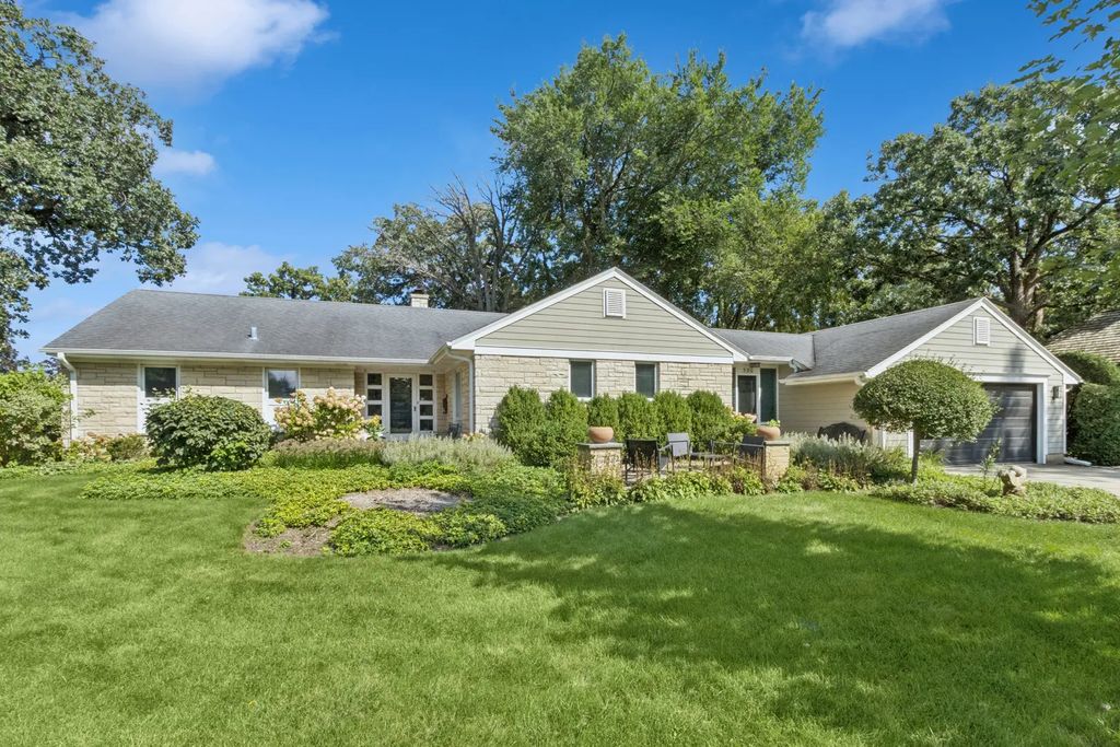 350 Homewood Avenue, Libertyville