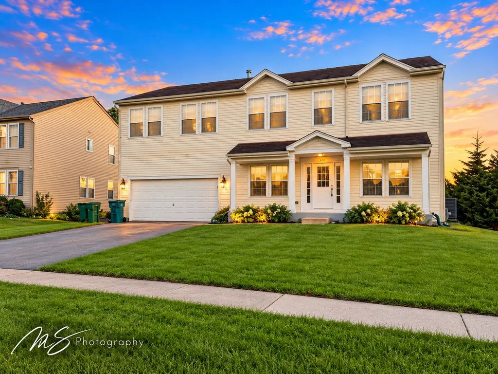 640 Settlement Drive, Maple Park