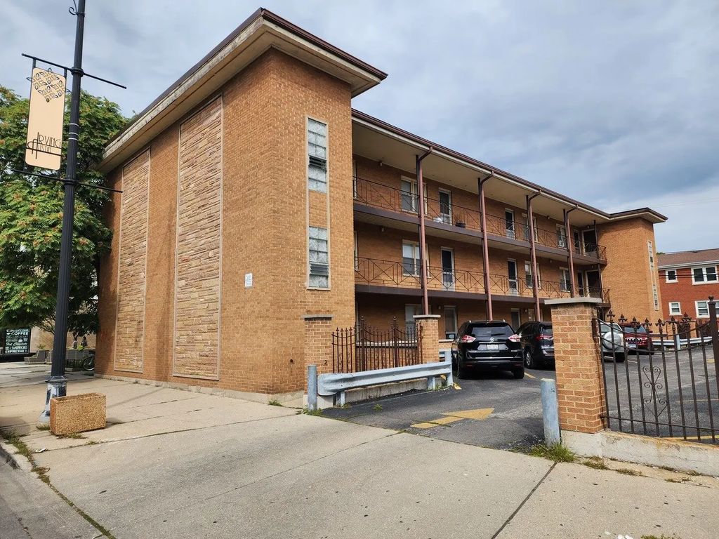 6024 W Irving Park Road C4, Chicago