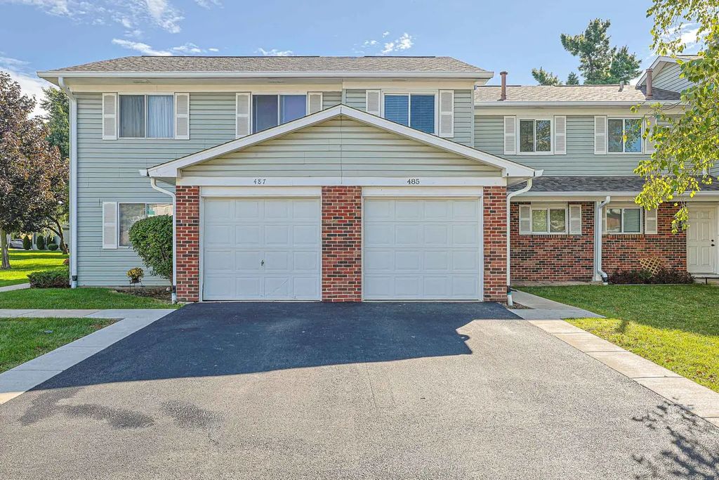 485 Esselen Court 16, Carol Stream