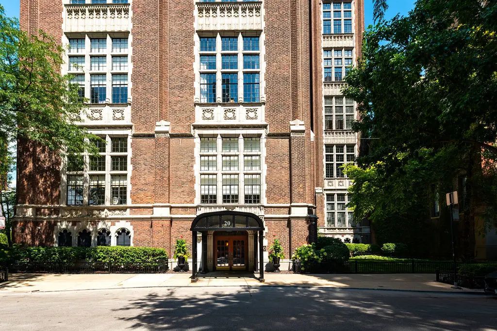 20 E Cedar Street 17c, Chicago