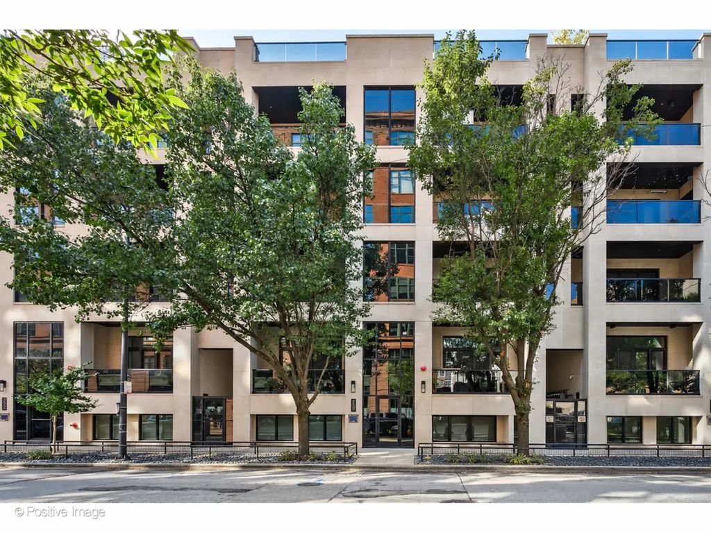 220 S Green Street 4s, Chicago
