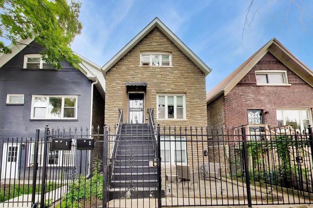 2532 W Haddon Avenue, Chicago