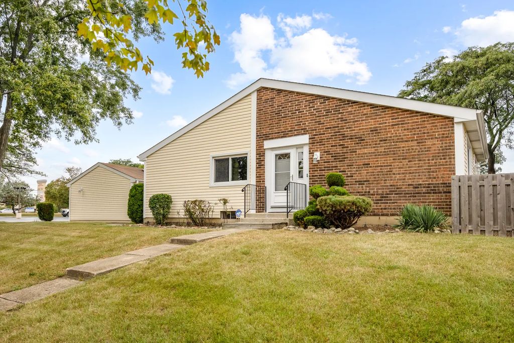 2177 Chaucer Lane, Glendale Heights