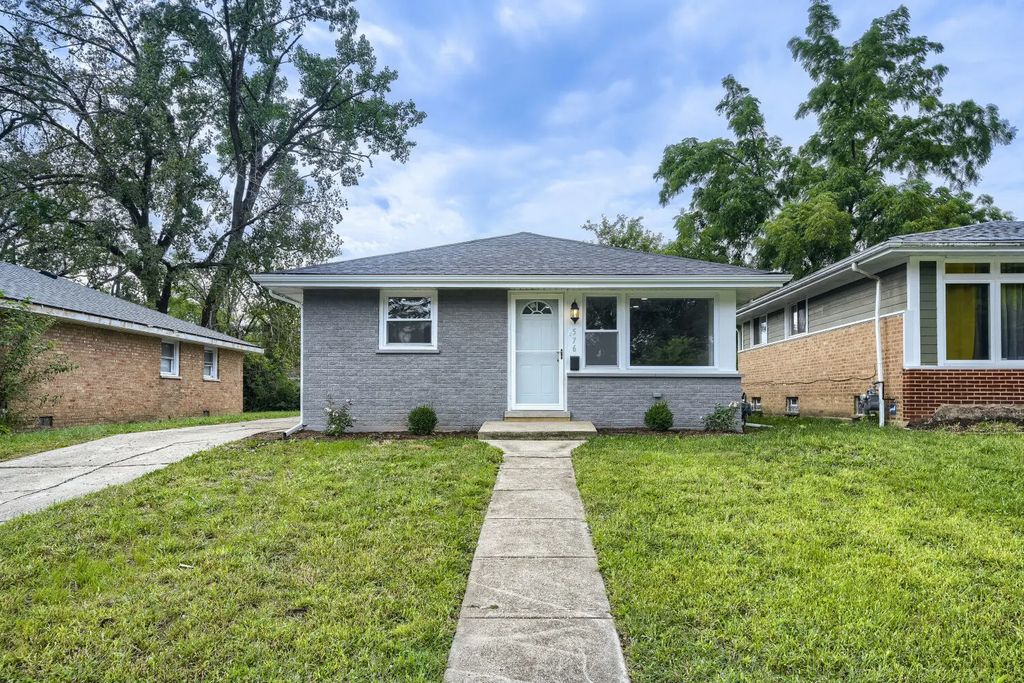 576 W 16th Street, Chicago Heights