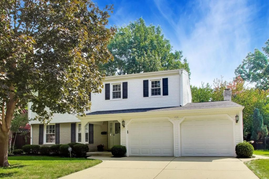 1535 N Haddow Avenue, Arlington Heights
