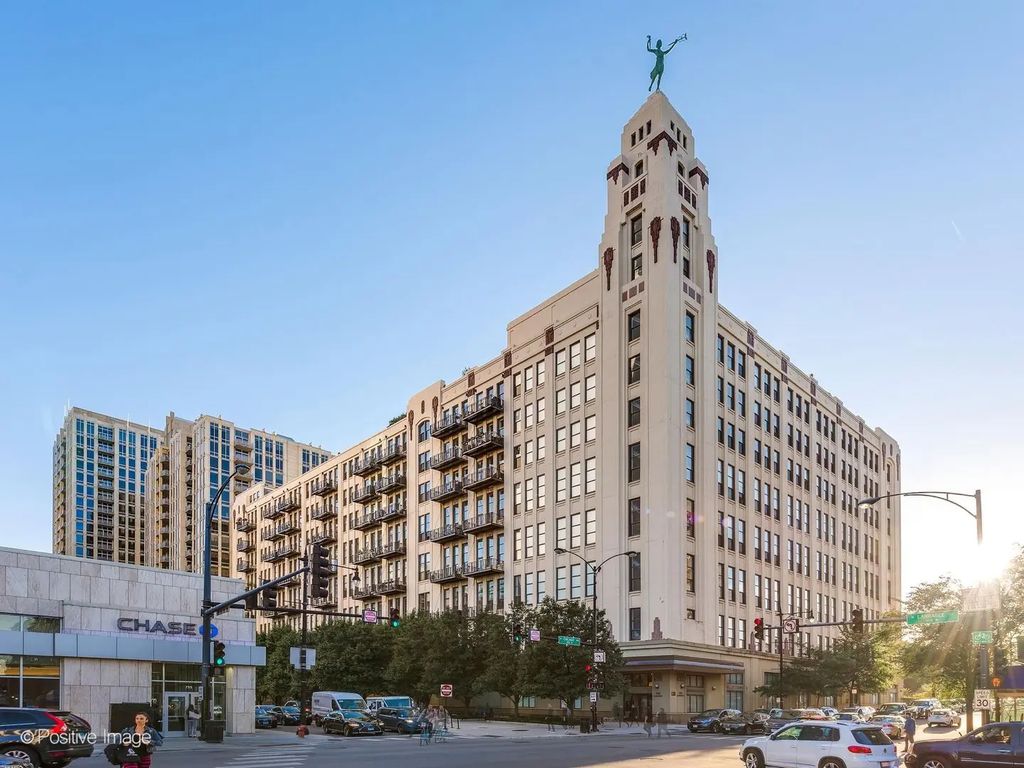 758 N Larrabee Street 523, Chicago