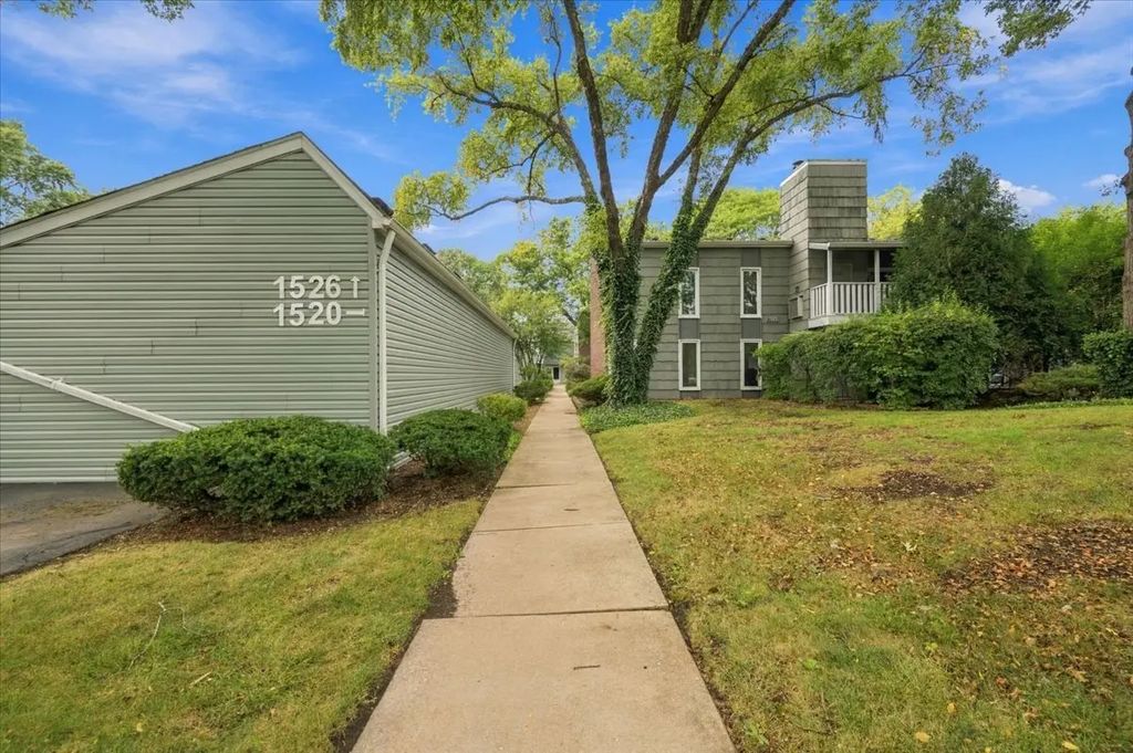 1520 Stonebridge Trail 2-3, Wheaton