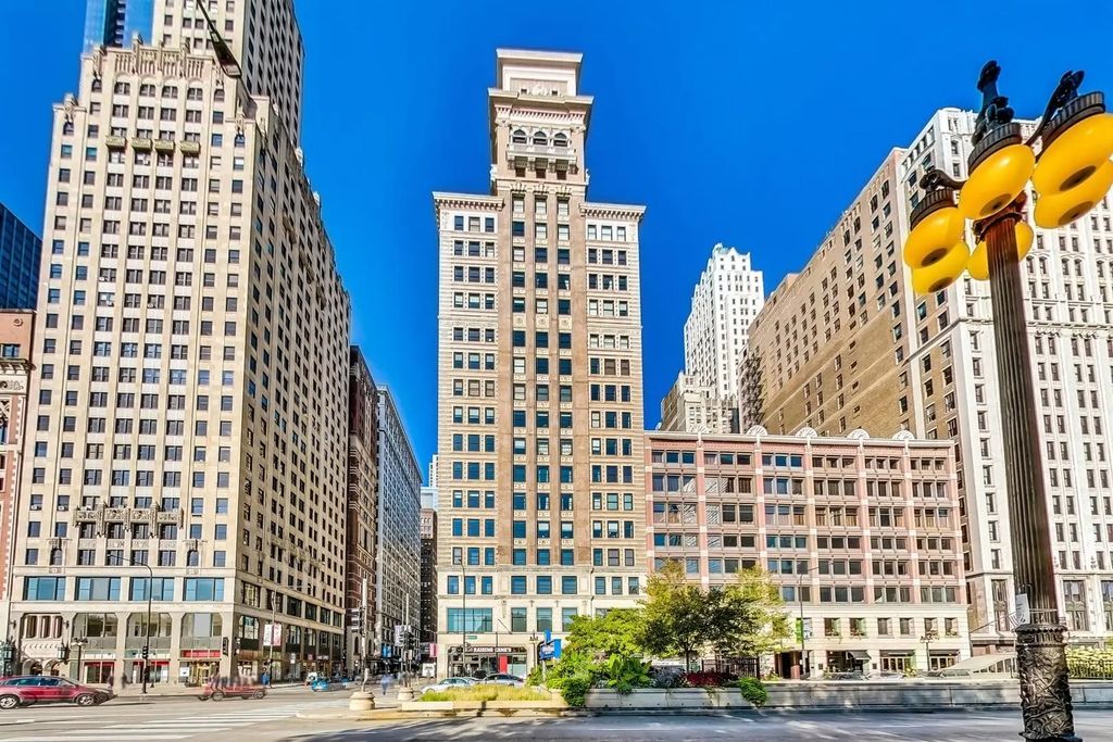 6 N Michigan Avenue 1111, Chicago