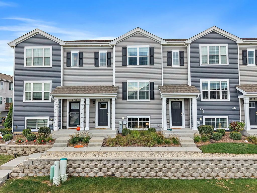 2478 Bella Drive, Pingree Grove