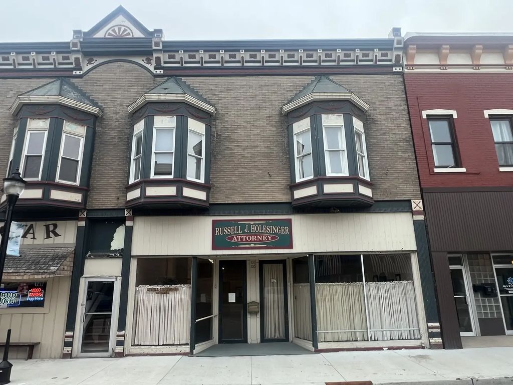 105 E Main Street, Morrison