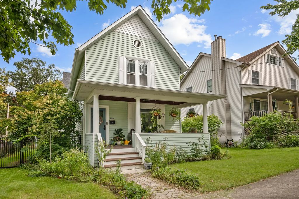 603 Singer Avenue, Lemont