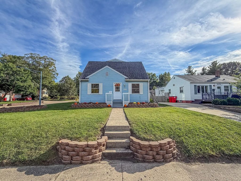 1211 W Springfield Avenue, Champaign