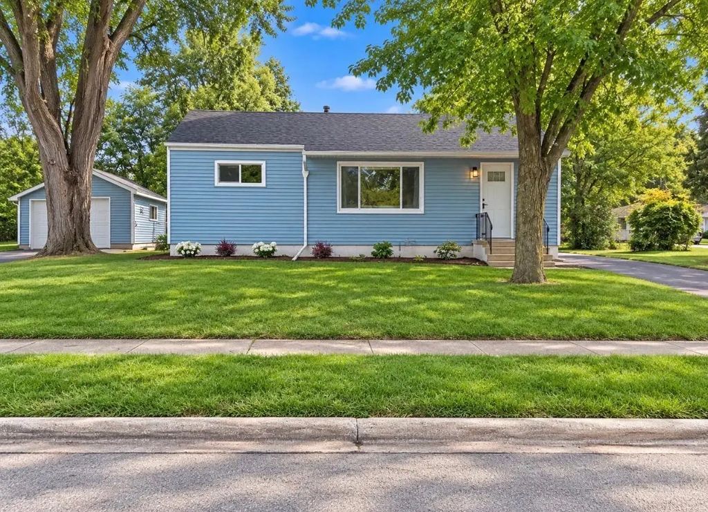 2127 Indian Road, Waukegan