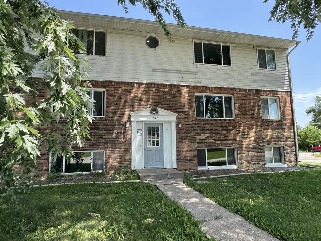 3240 Heatherton Drive 2, Davenport
