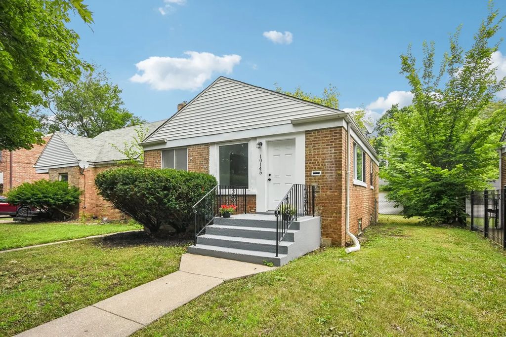 10145 S Bensley Avenue, Chicago