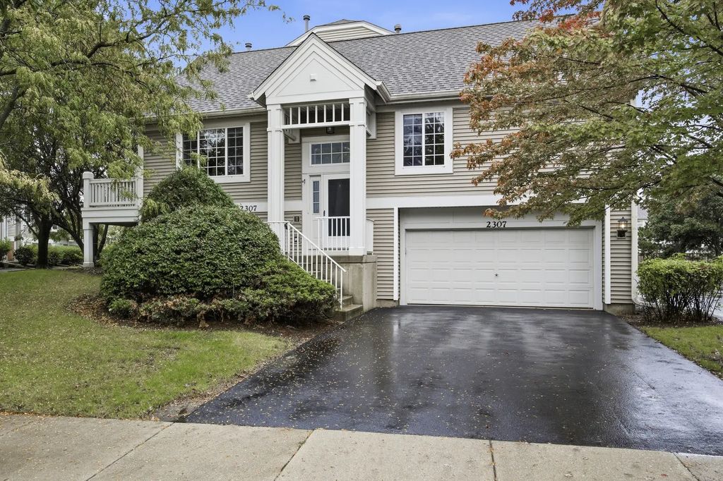 2307 Twilight Drive 2307, Aurora